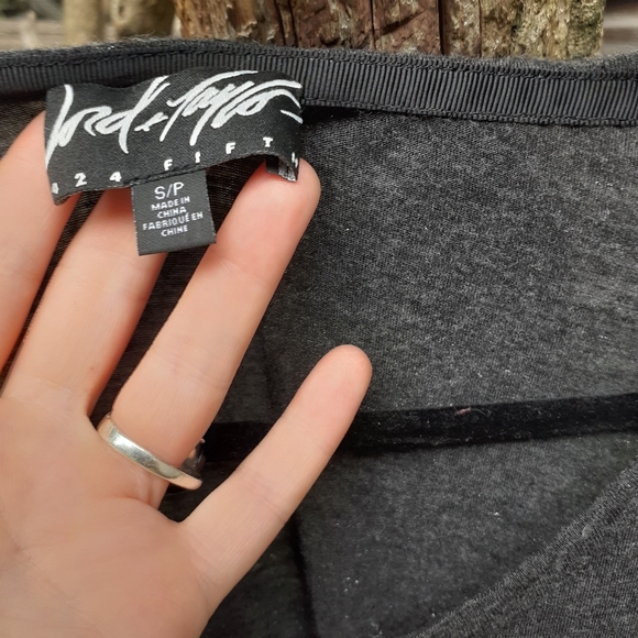 Lord & Taylor Tops - 💥3/$25💥LORD &  TAYLOR SPARKLE TEE SMALL